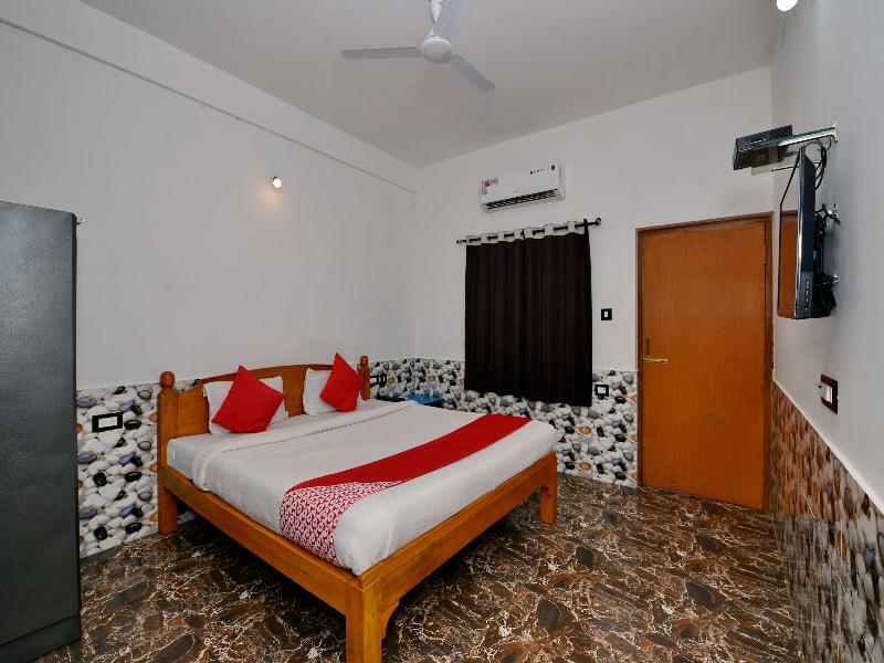 Oyo 10809 Hotel Tushar Inn Baga Kültér fotó