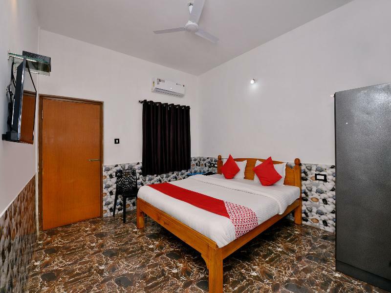 Oyo 10809 Hotel Tushar Inn Baga Kültér fotó