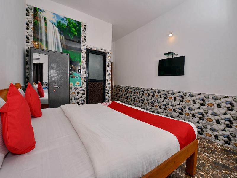 Oyo 10809 Hotel Tushar Inn Baga Kültér fotó