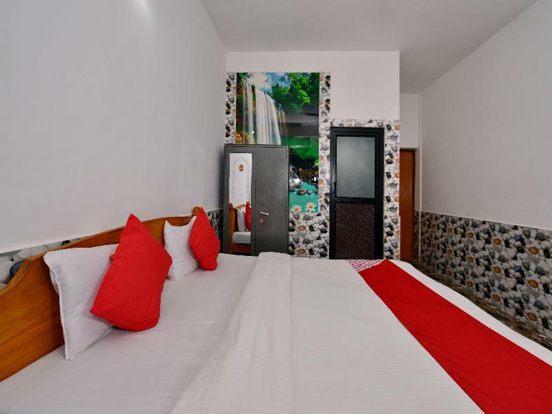 Oyo 10809 Hotel Tushar Inn Baga Kültér fotó