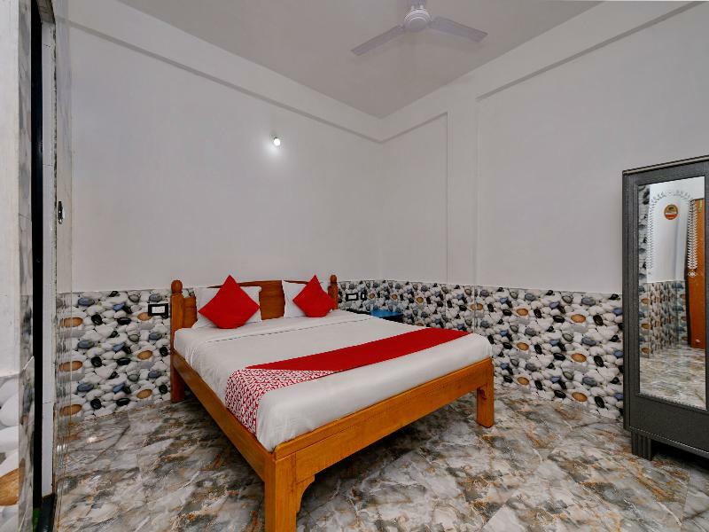 Oyo 10809 Hotel Tushar Inn Baga Kültér fotó