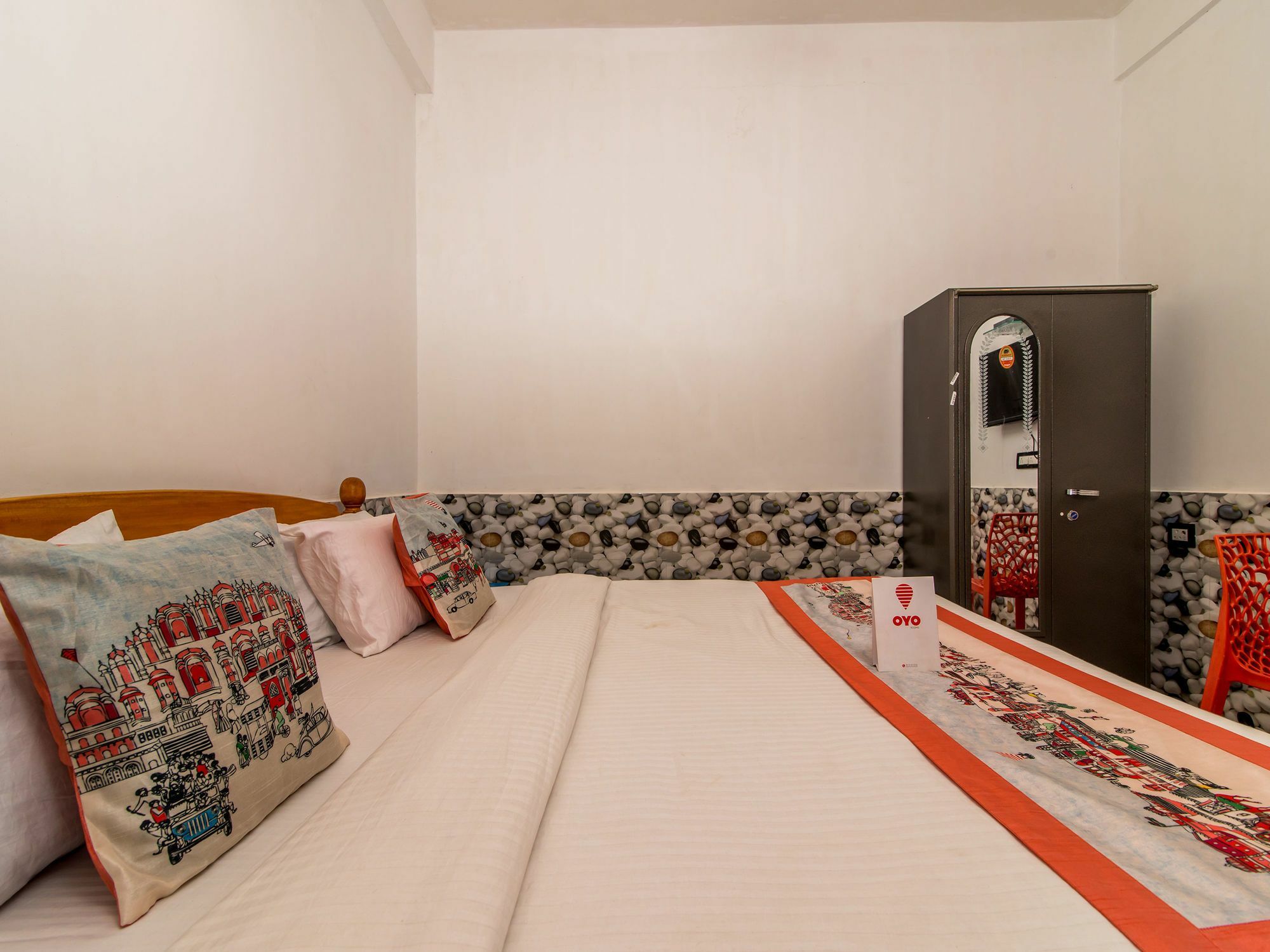 Oyo 10809 Hotel Tushar Inn Baga Kültér fotó