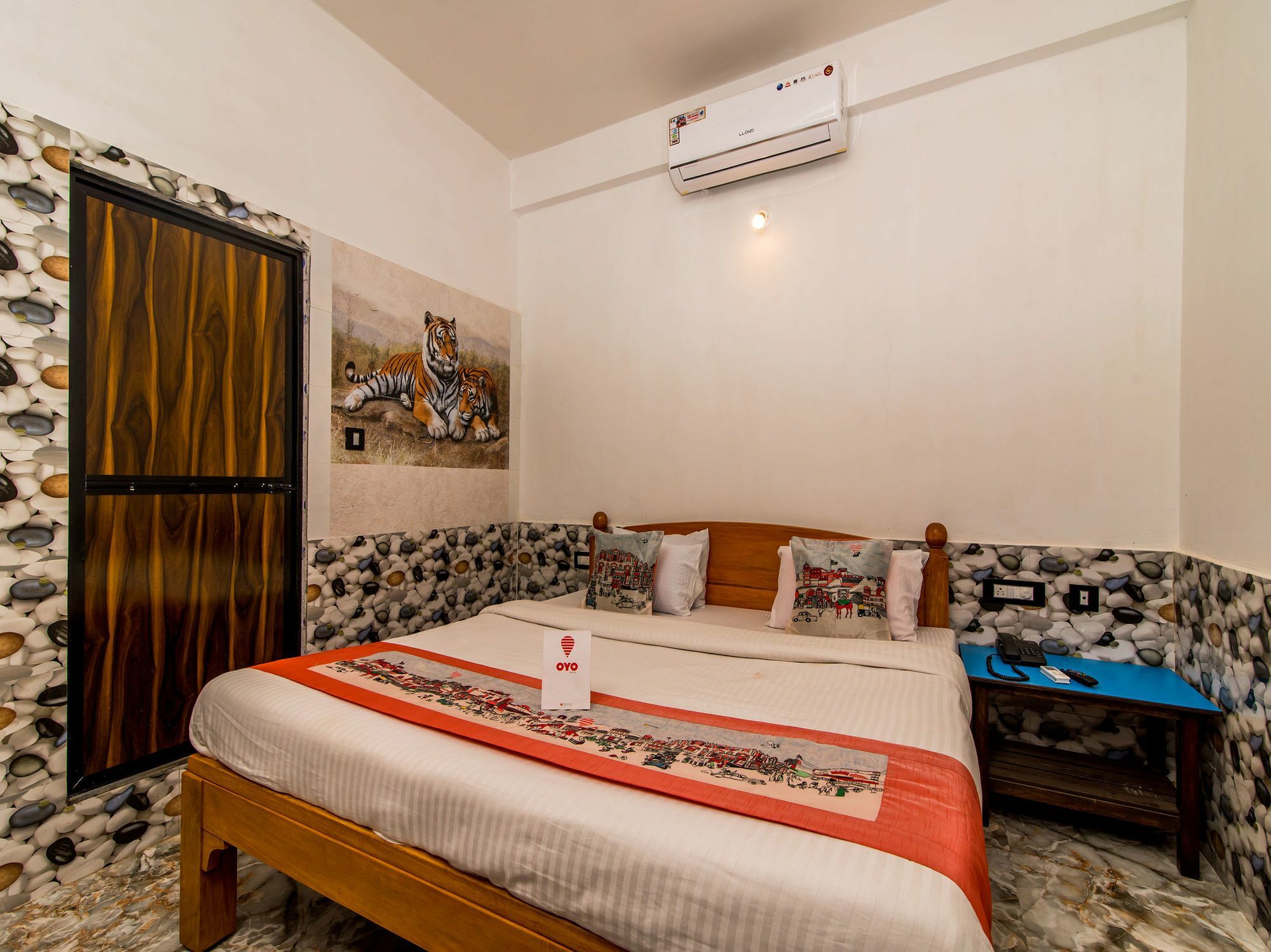 Oyo 10809 Hotel Tushar Inn Baga Kültér fotó