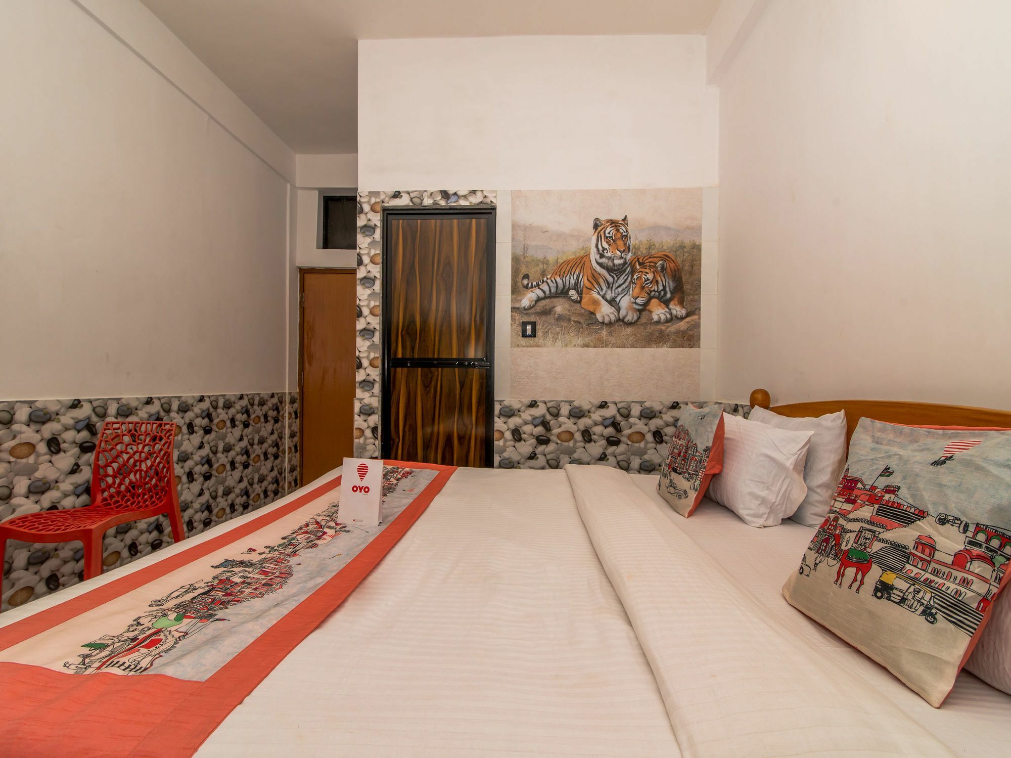 Oyo 10809 Hotel Tushar Inn Baga Kültér fotó
