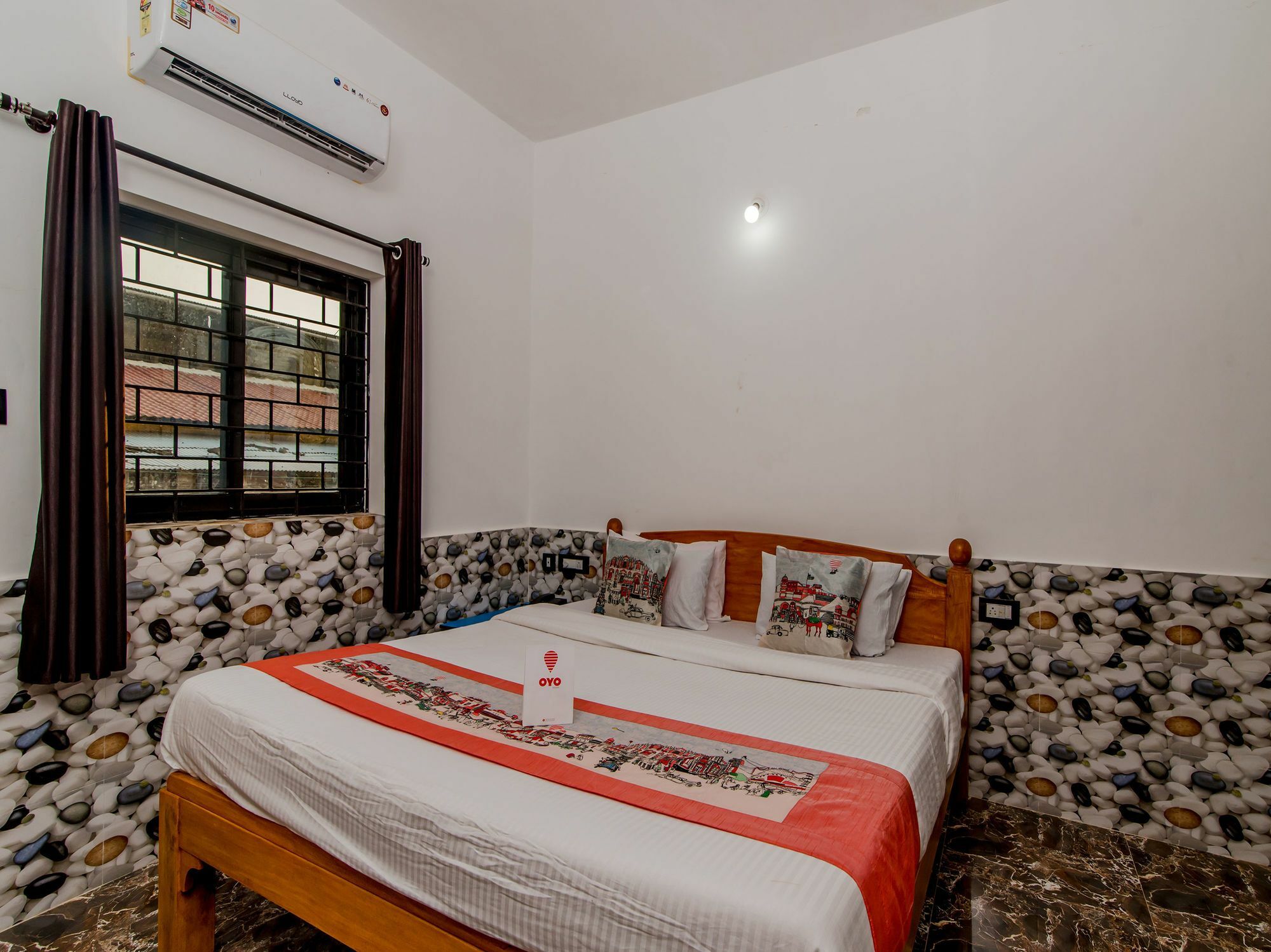 Oyo 10809 Hotel Tushar Inn Baga Kültér fotó